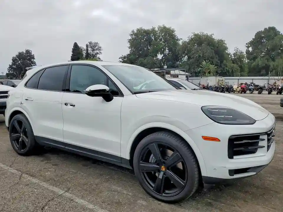 WP1AA2AY4SDA01874 2025 PORSCHE CAYENNE-3