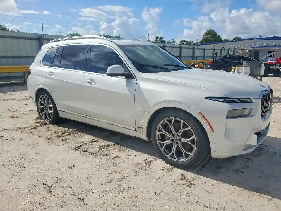 5UX23EM0XP9N84662 2023 BMW X7-3