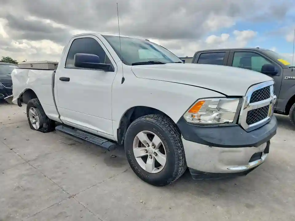 3C6JR6AG6HG591961 2017 RAM 1500-3