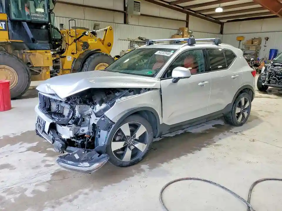 YV4162UK3K2111009 2019 VOLVO XC40-0