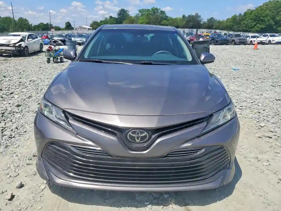 4T1B11HK7JU027476 2018 TOYOTA CAMRY-4