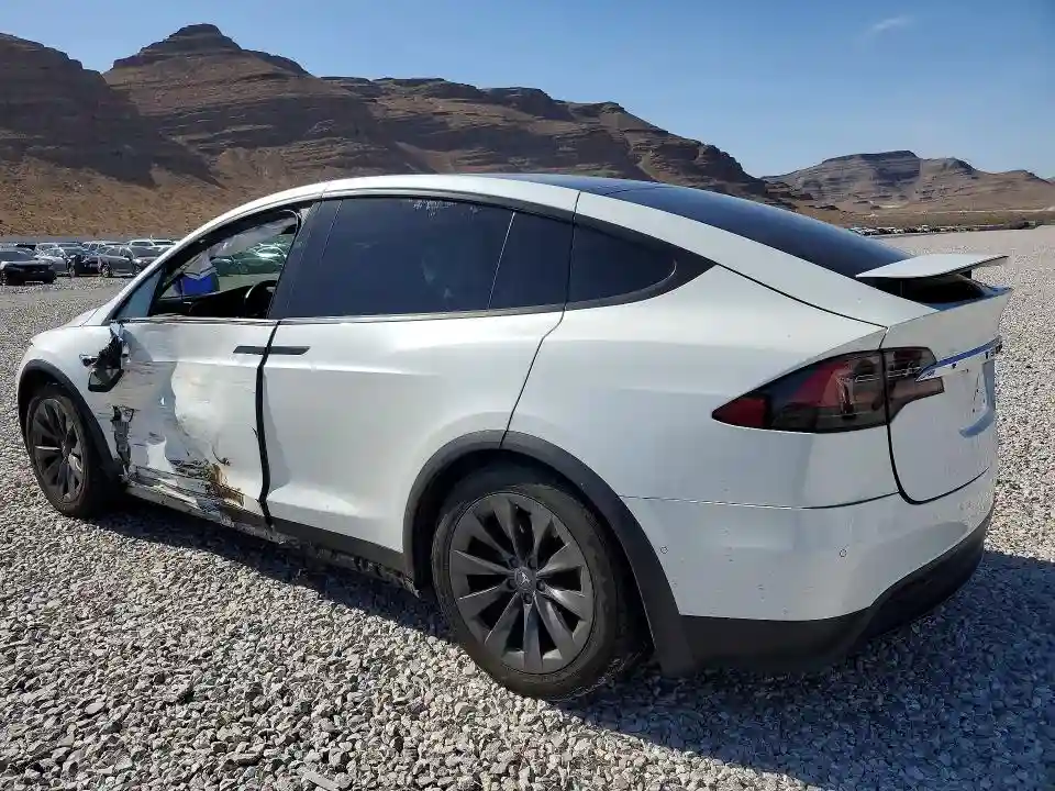 5YJXCBE26JF090415 2018 TESLA MODEL X-1