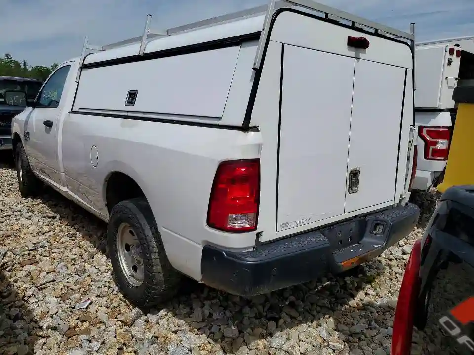 3C6JR7DG7KG588818 2019 RAM 1500-1
