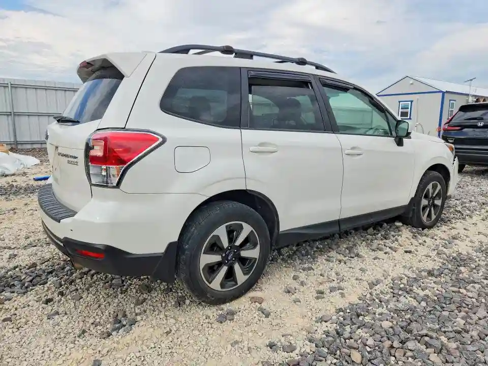 JF2SJAEC8HH510108 2017 SUBARU FORESTER-2