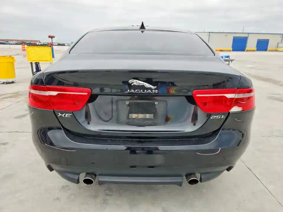SAJAR4BG3HA973571 2017 JAGUAR XE-5