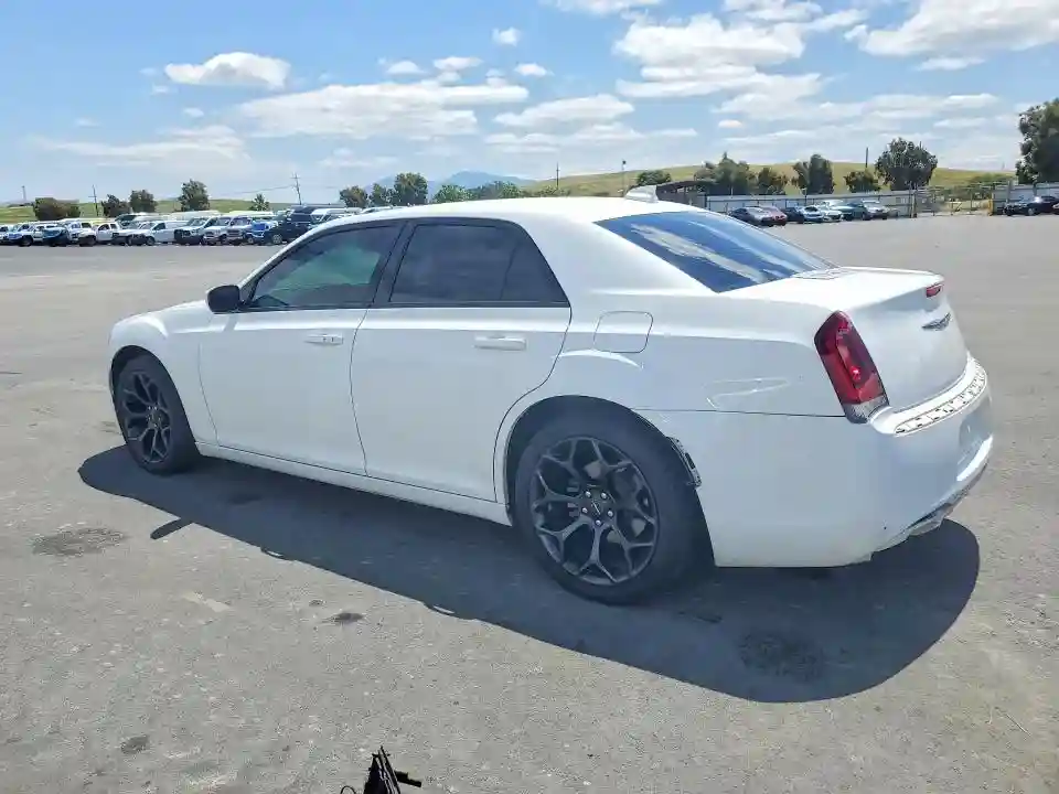 2C3CCABG4KH697888 2019 CHRYSLER 300-1