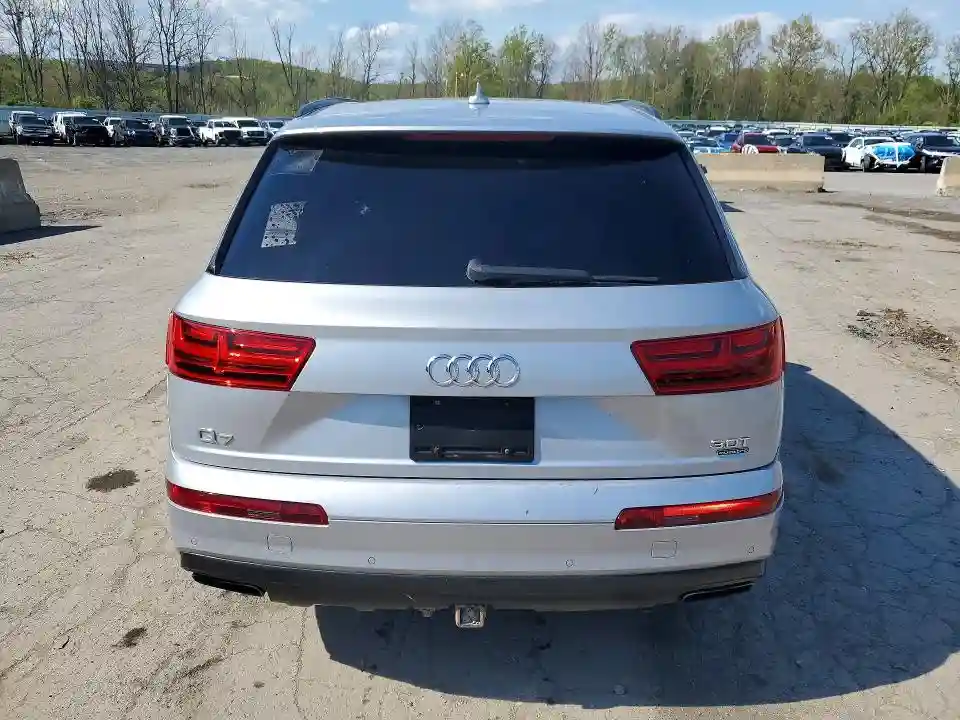 WA1VAAF74HD003821 2017 AUDI Q7-5