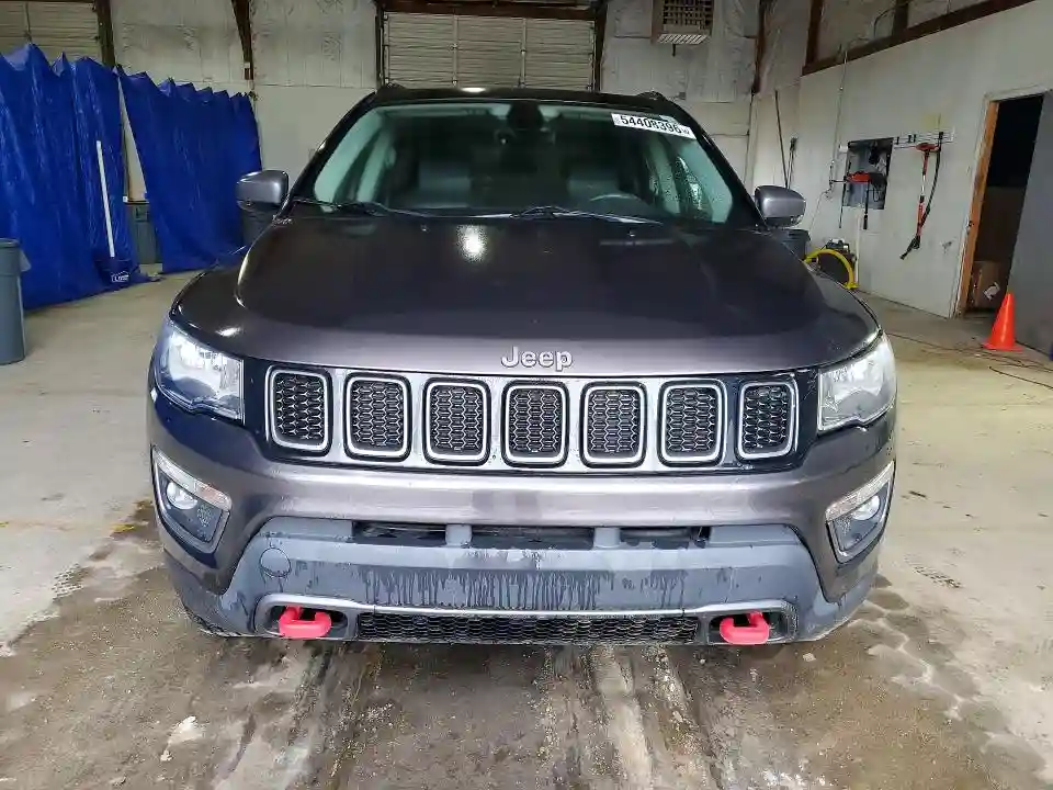 3C4NJDDB9HT639840 2017 JEEP COMPASS-4