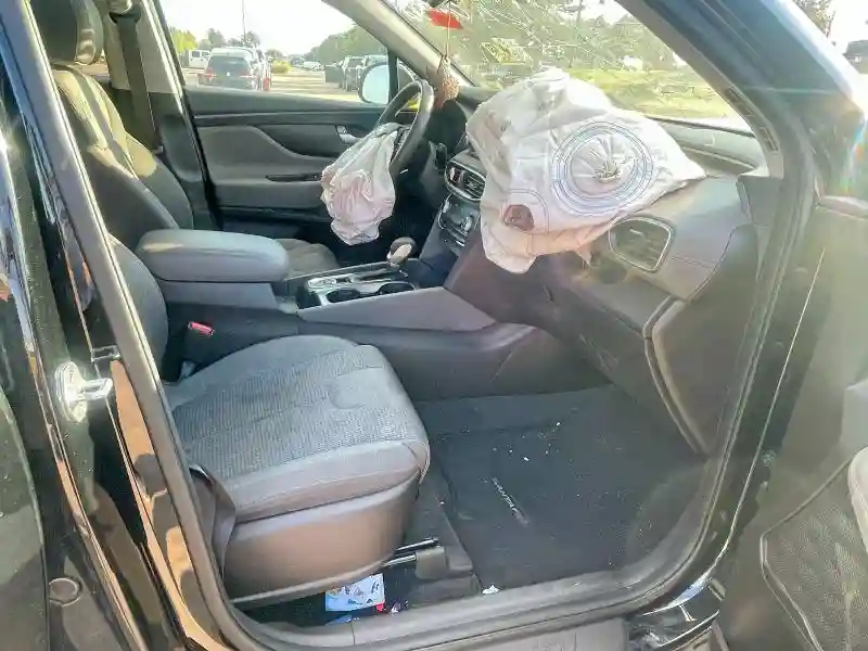 5NMS33AD3KH021706 2019 HYUNDAI SANTA FE-4