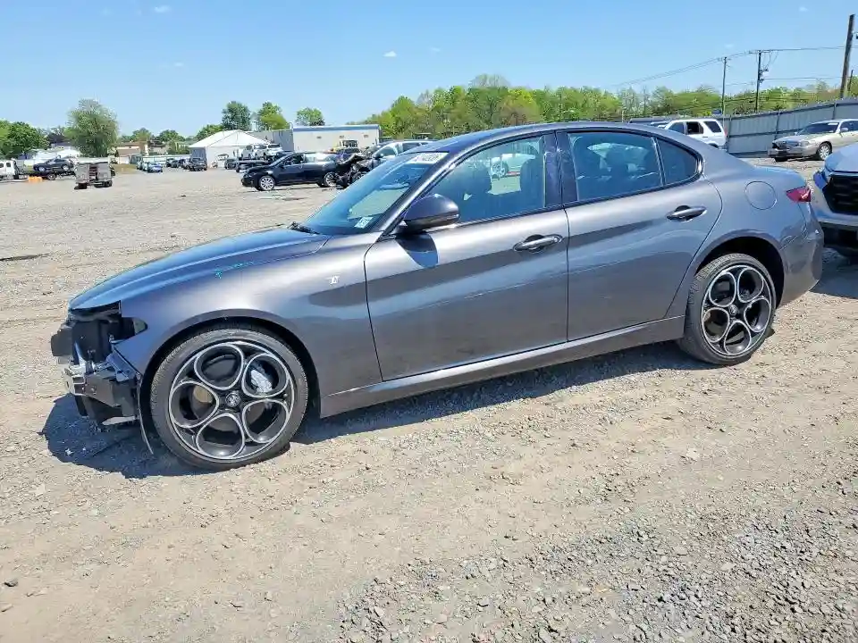 ZARFANBN8N7662152 2022 ALFA ROMEO GIULIA-0