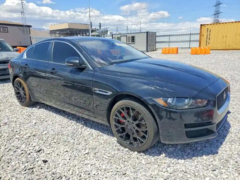 SAJAJ4BV8HCP14987 2017 JAGUAR XE-3