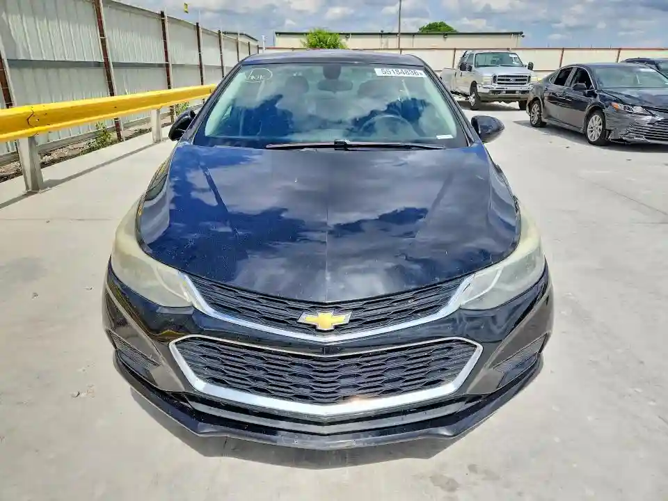1G1BE5SM6J7170114 2018 CHEVROLET CRUZE-4