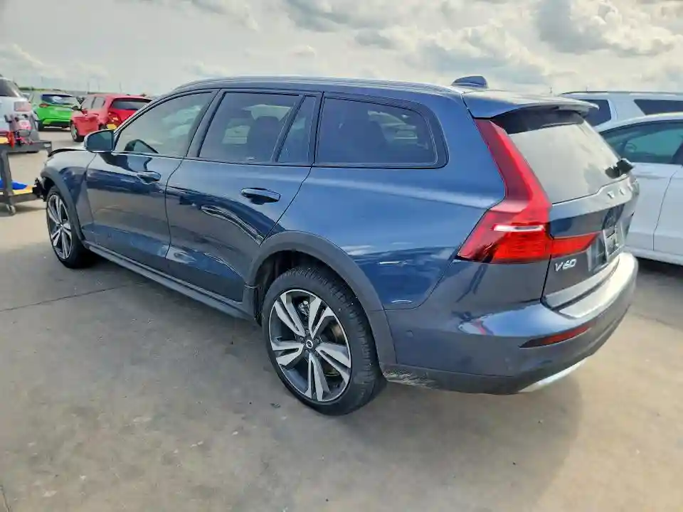 YV4L12WK9T2174007 2026 VOLVO V60-1
