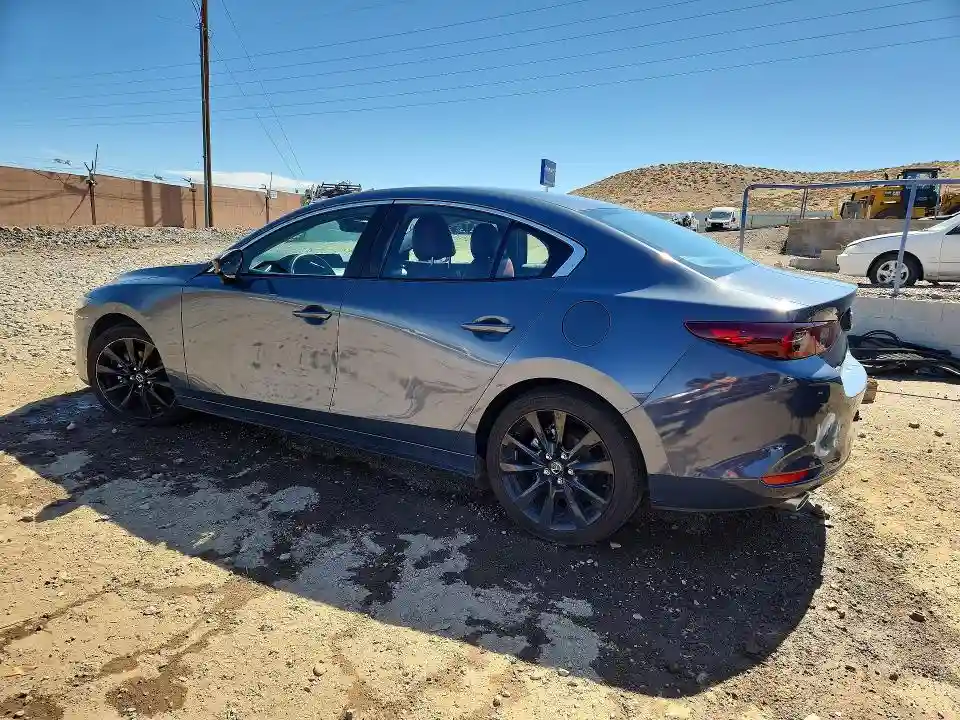 3MZBPBCM8RM402483 2024 MAZDA 3-1