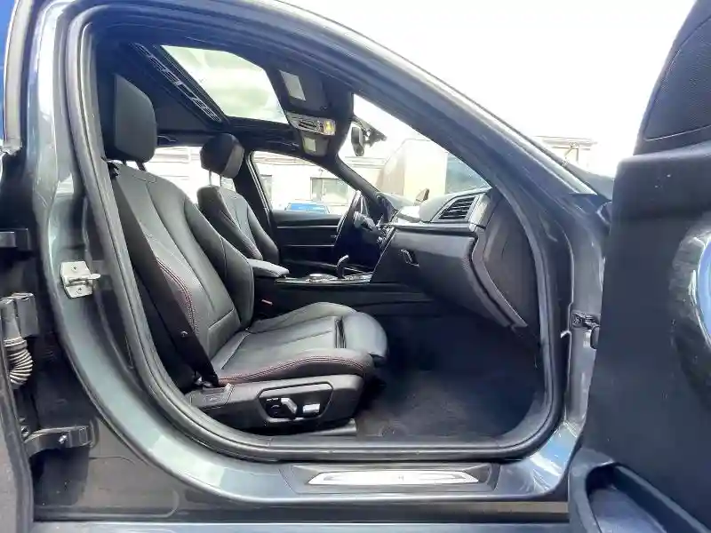 WBA8D9G58JNU71313 2018 BMW 3 SERIES-4