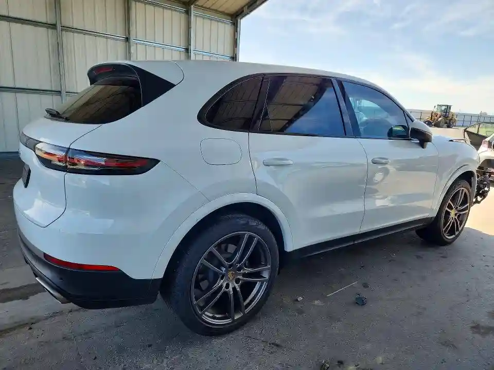 WP1AA2AY7KDA03277 2019 PORSCHE CAYENNE-2