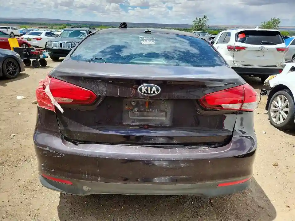 3KPFL4A7XJE166409 2018 KIA FORTE-5