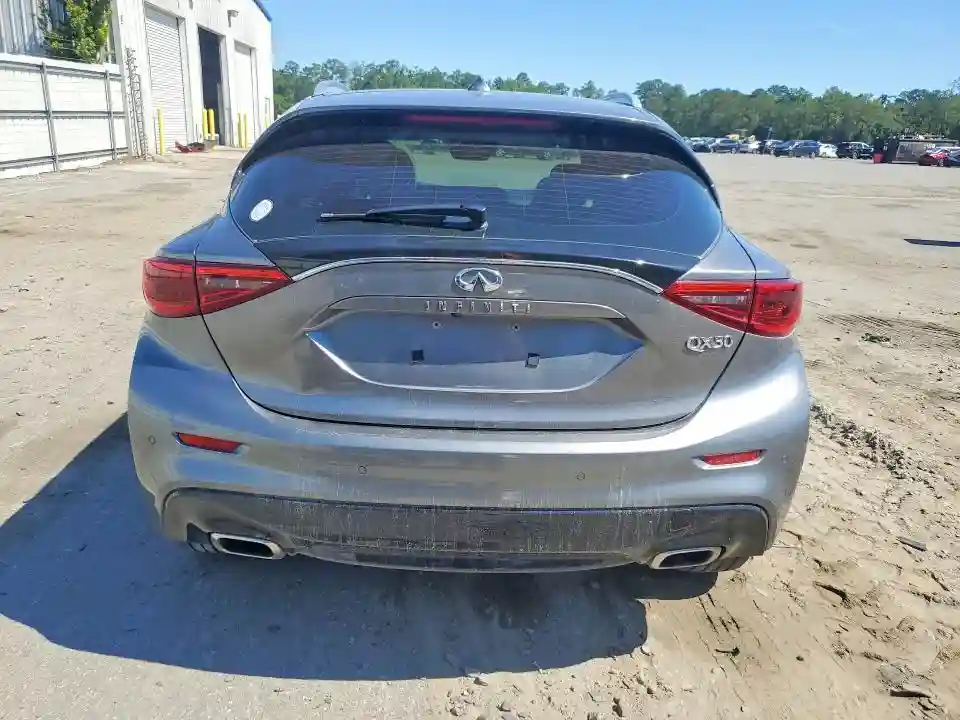 SJKCH5CP7JA042007 2018 INFINITI QX30-5