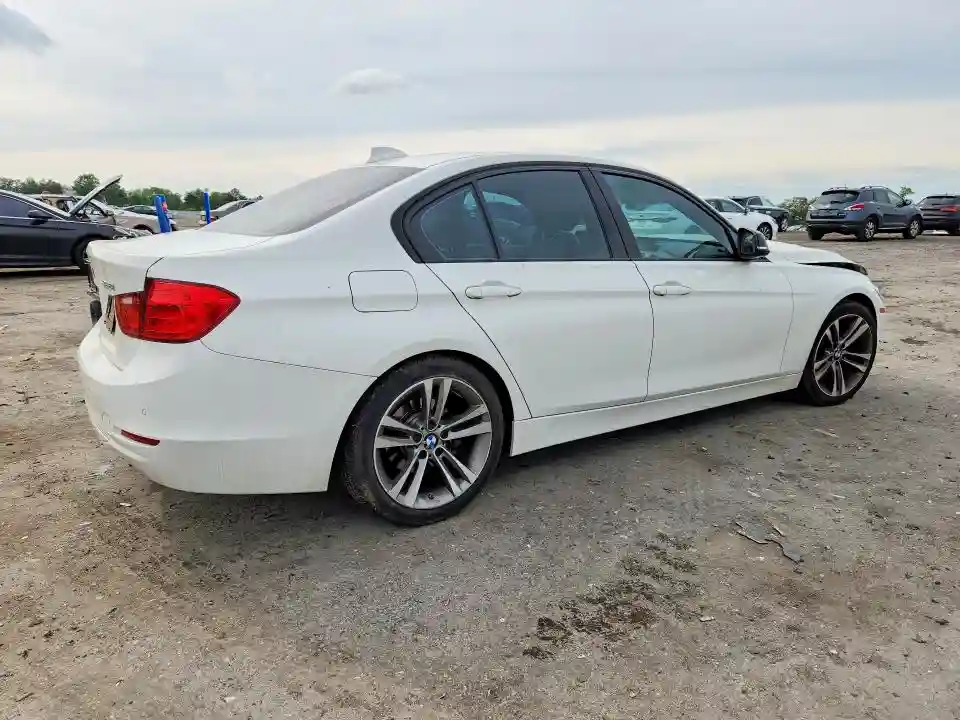 WBA3A5G5XFNS86957 2015 BMW 3 SERIES-2