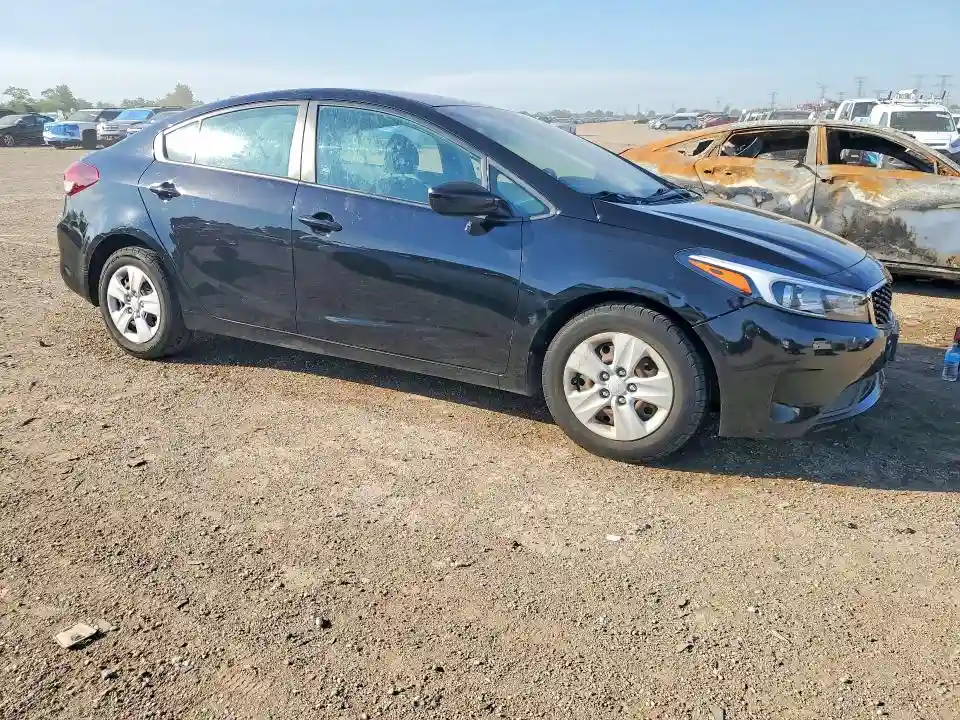 3KPFL4A72HE152899 2017 KIA FORTE-3