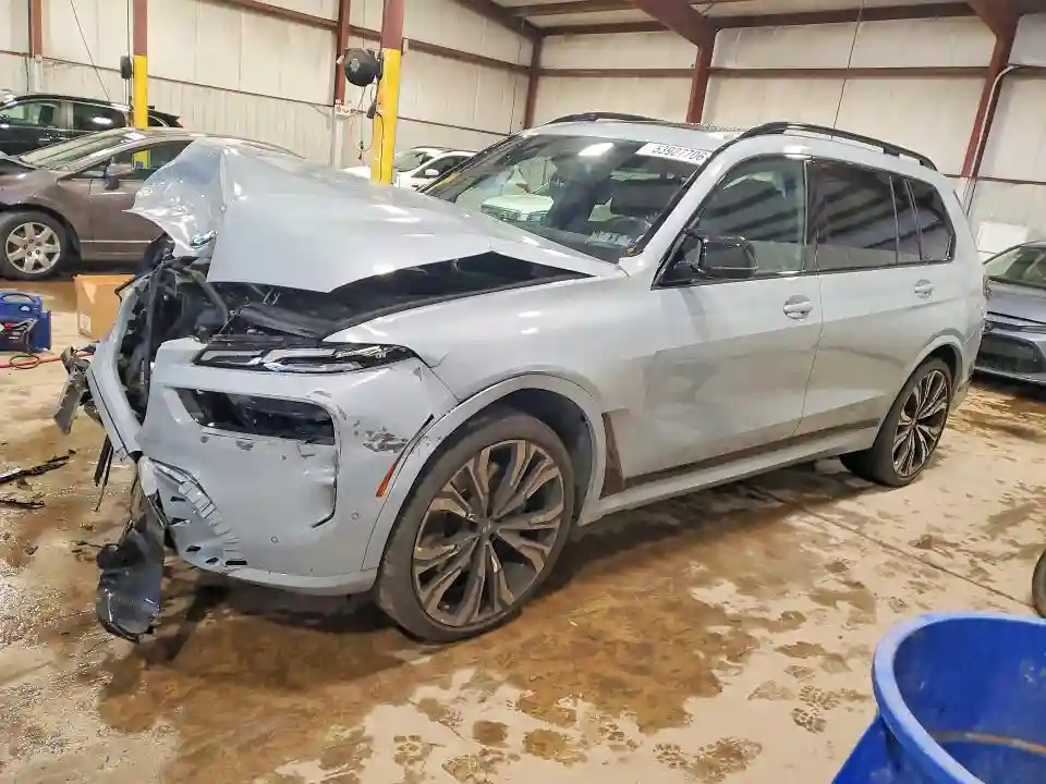 5UX33EM02S9Y23621 2025 BMW X7-0