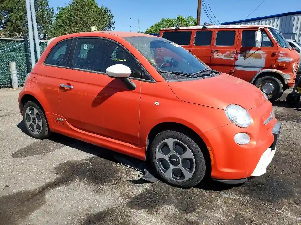 3C3CFFGE0FT656991 2015 FIAT 500-3