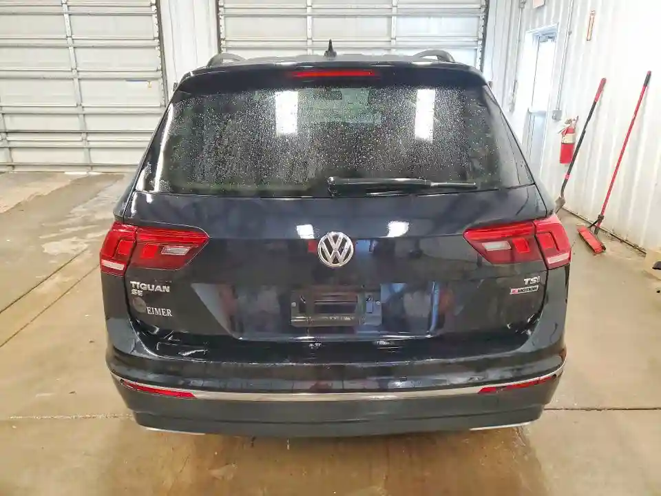 3VV2B7AX8JM145004 2018 VOLKSWAGEN TIGUAN-5