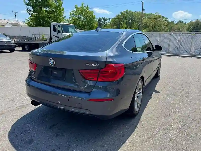 WBA8Z9C51JB220190 2018 BMW 3 SERIES-2