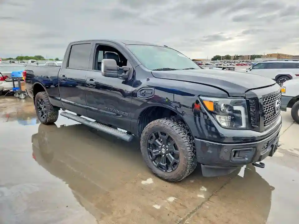 1N6BA1F48JN520146 2018 NISSAN TITAN-3