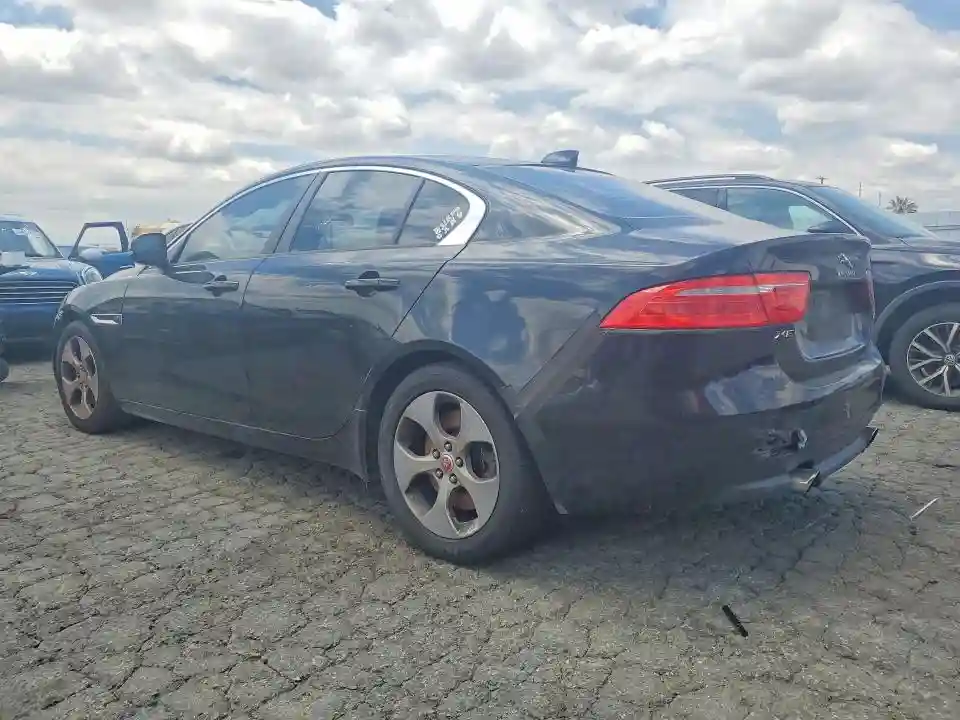 SAJAR4BG8HA962887 2017 JAGUAR XE-1
