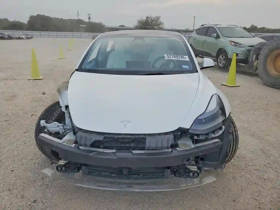 5YJ3E1EA2PF571457 2023 TESLA MODEL 3-4