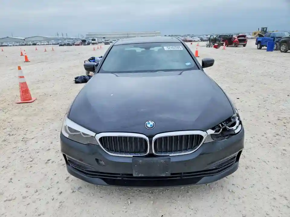 WBAJA5C50JG899812 2018 BMW 5 SERIES-4