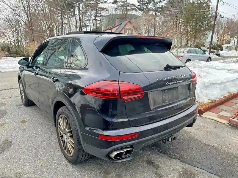 WP1AC2A20FLA80560 2015 PORSCHE CAYENNE-2