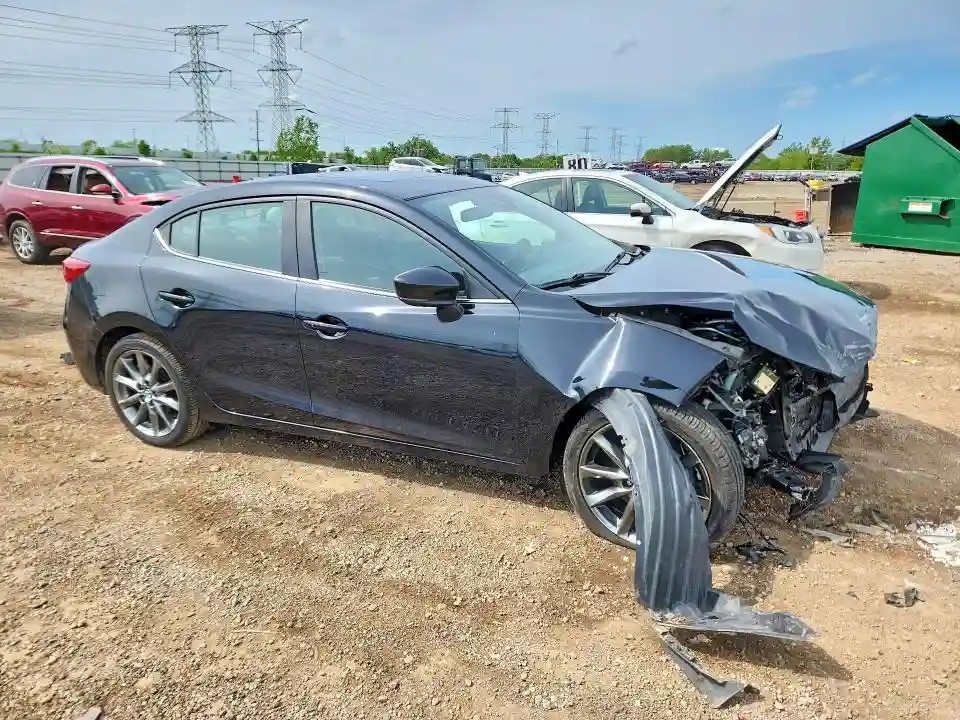 3MZBN1V31JM239877 2018 MAZDA 3-3