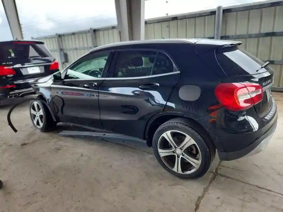 WDCTG4EB2JJ478517 2018 MERCEDES-BENZ GLA-CLASS-1