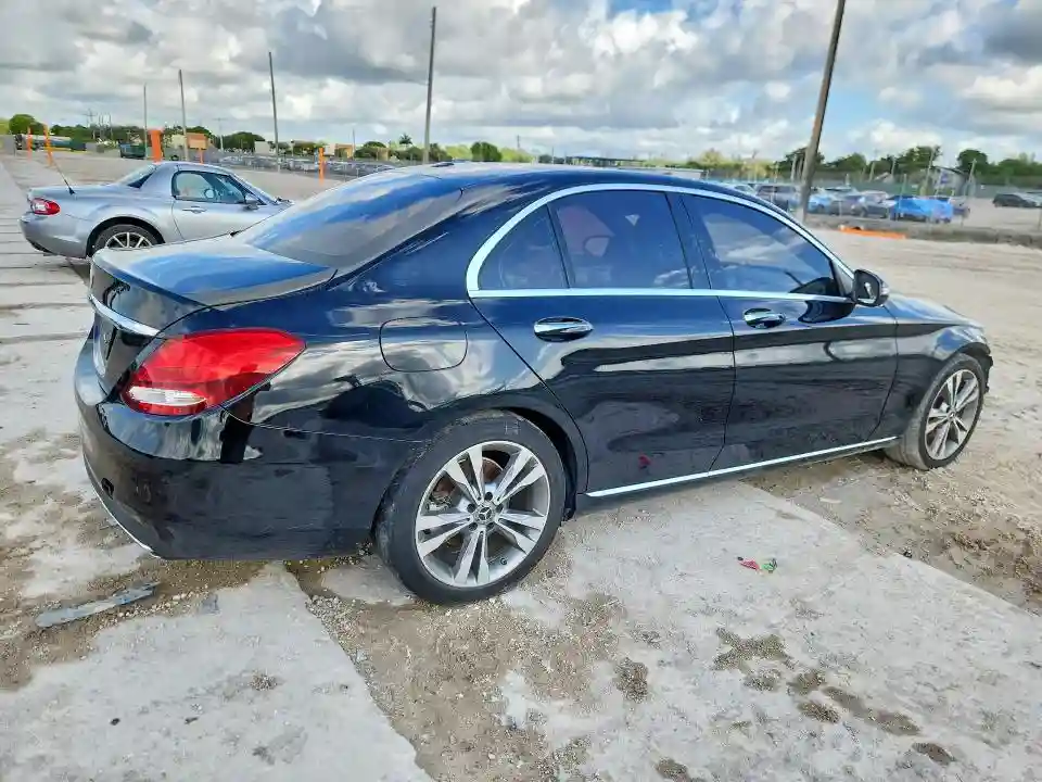 55SWF4JB6JU268407 2018 MERCEDES-BENZ C-CLASS-2