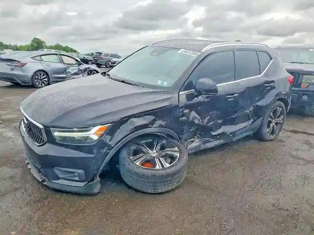 YV4162UL9K2101805 2019 VOLVO XC40-0
