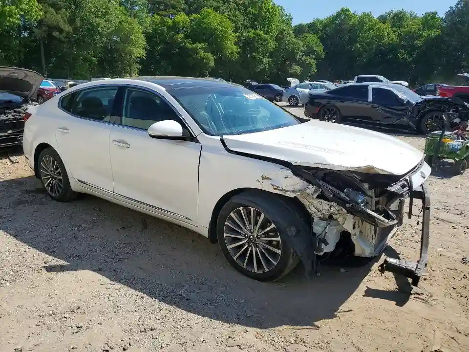 KNALC4J12H5046184 2017 KIA CADENZA-3