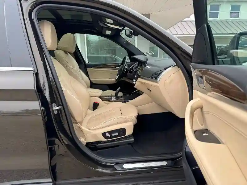 5UXTR9C59JLC75432 2018 BMW X3-4