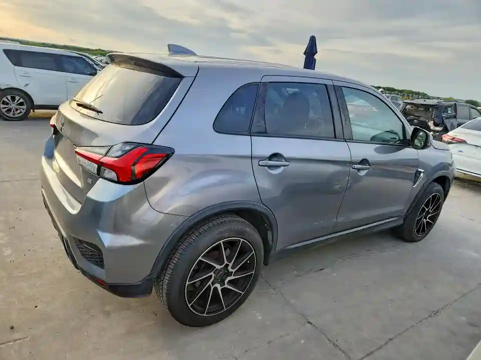JA4AR3AU0LU018700 2020 MITSUBISHI OUTLANDER-2