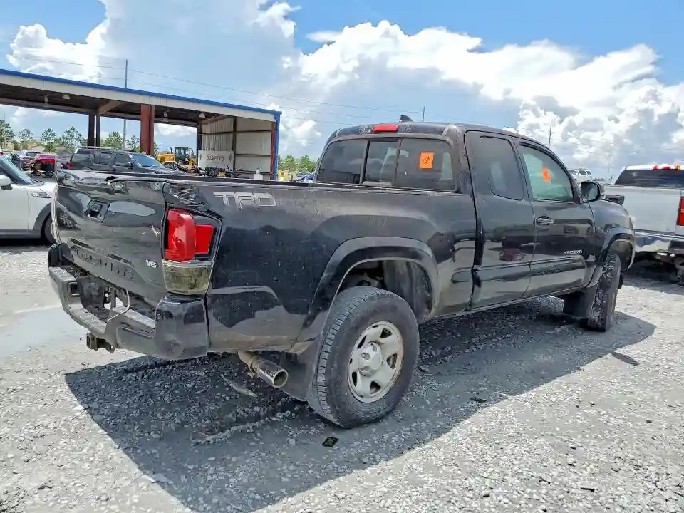5TFRZ5CN9HX025483 2017 TOYOTA TACOMA-2