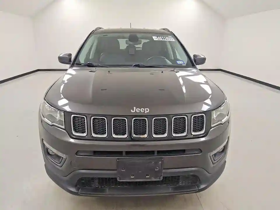 3C4NJDBB5KT678967 2019 JEEP COMPASS-4