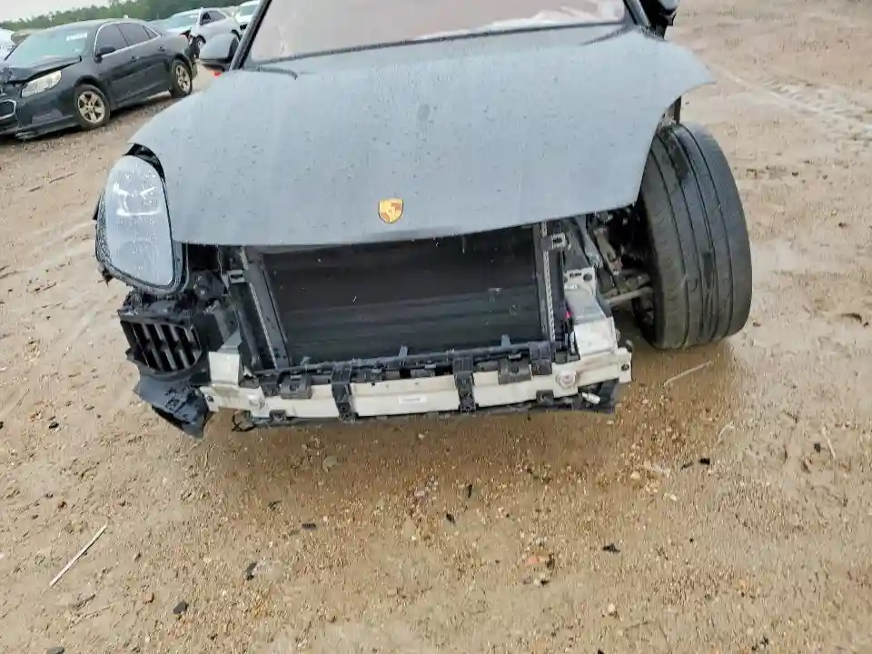 WP1BG2AY5PDA33226 2023 PORSCHE CAYENNE-4
