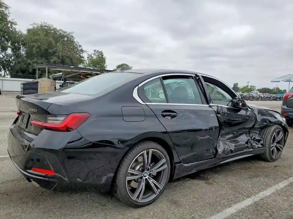 3MW69FF03R8E86023 2024 BMW 3 SERIES-2