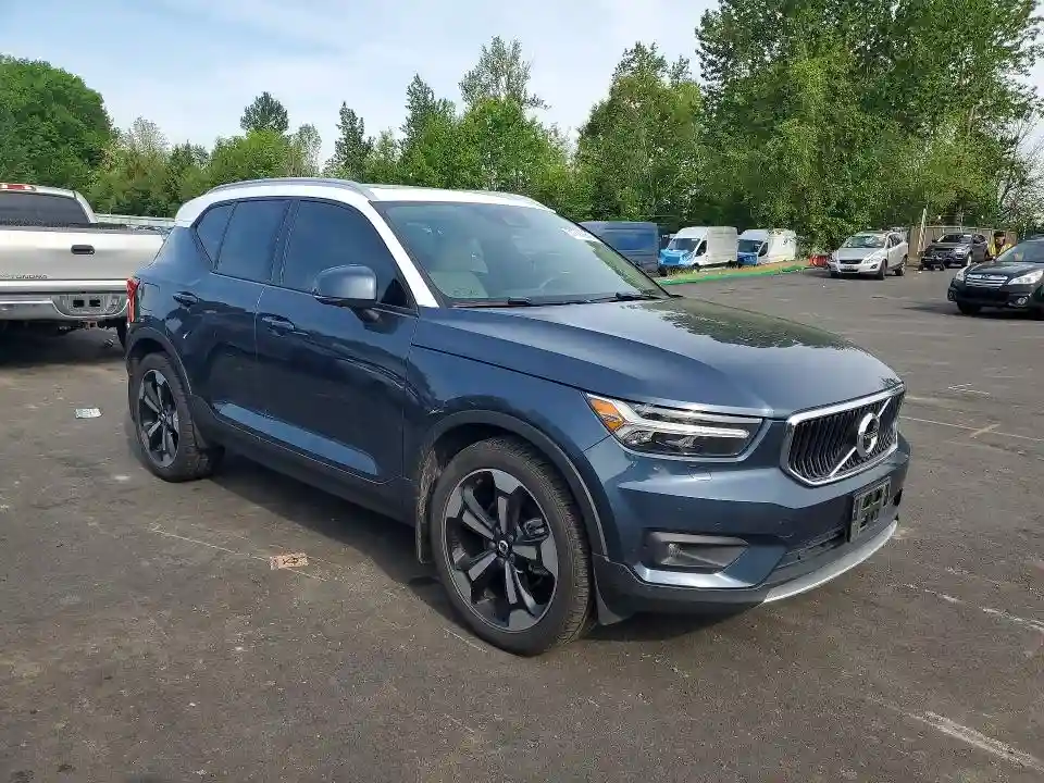 YV4162UK6M2561949 2021 VOLVO XC40-3
