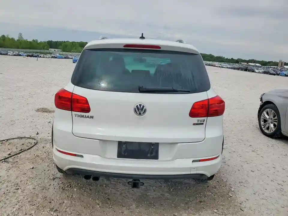 WVGUV7AX8HK036652 2017 VOLKSWAGEN TIGUAN-5