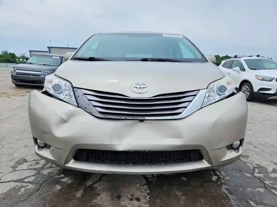 5TDYZ3DC0HS771114 2017 TOYOTA ALL MODELS-4