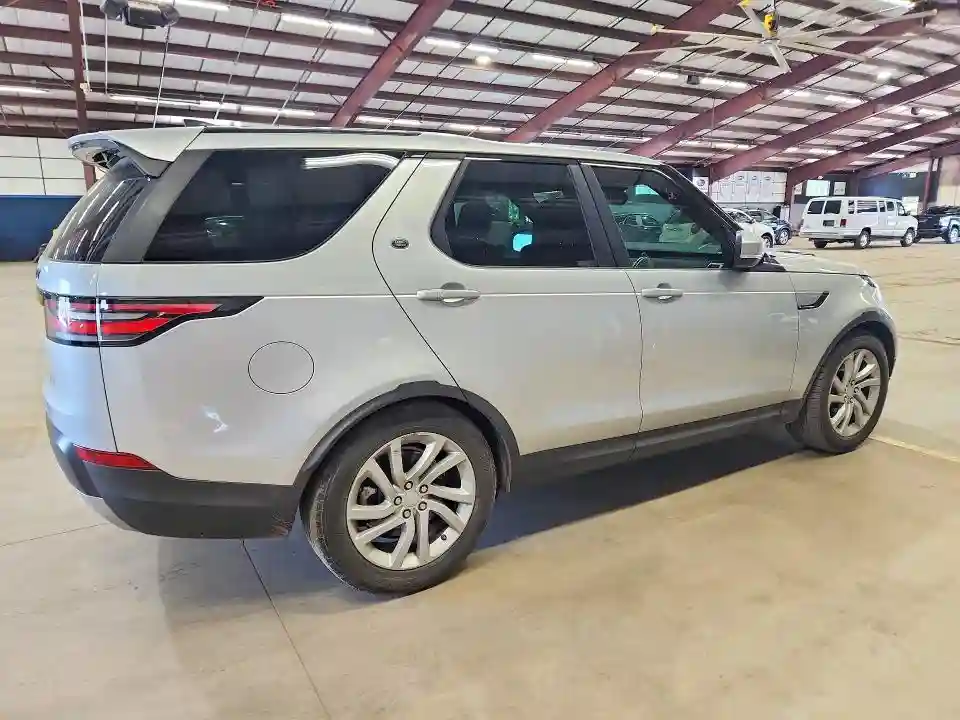 SALRRBBKXHA031097 2017 LAND ROVER DISCOVERY-2