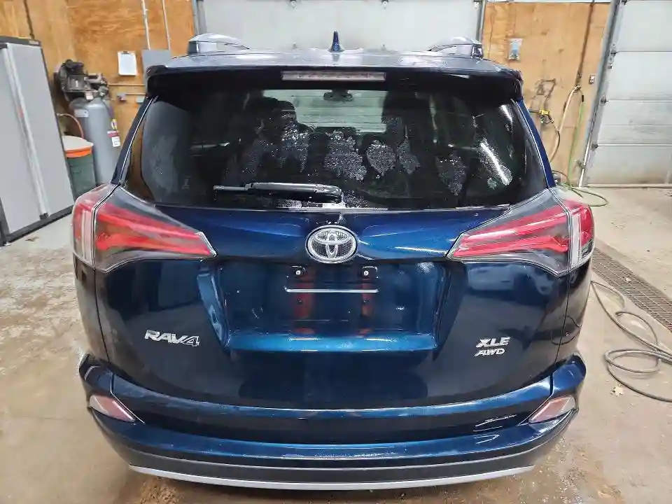 JTMRFREV6JD243191 2018 TOYOTA RAV4-5