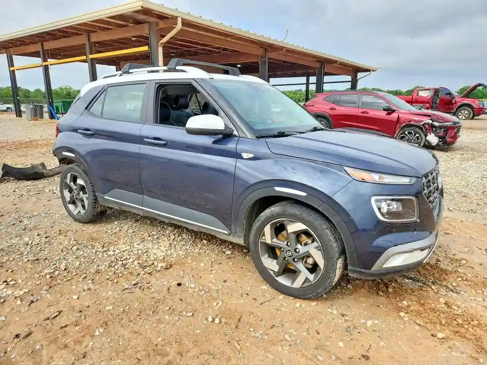KMHRC8A3XNU169685 2022 HYUNDAI VENUE-3